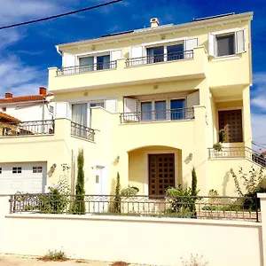 https://villa-maresol.hotelinzadar.com